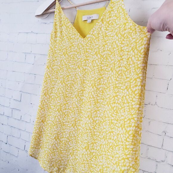 LOFT Vine Strappy Cami Size XS Yellow V-Neck Lined Tank Flowy Summer Coastal - Picture 4 of 11